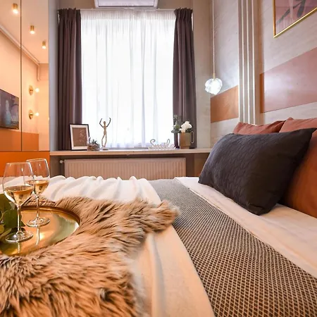 Sweet Blossom - Lovely 1Br Apt In The City Center Bucharest Exterior photo